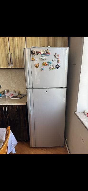 2 qapılı Toshiba Soyuducu Satılır, rəng - Gümüşü