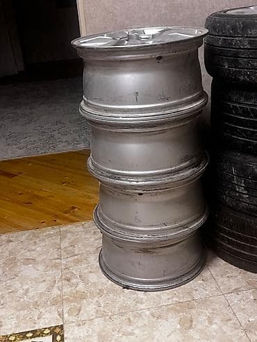 Disklər: Toyota Land Cruiser çox super veziyyetde qiriğ cat yoxdur krasqaya — 2