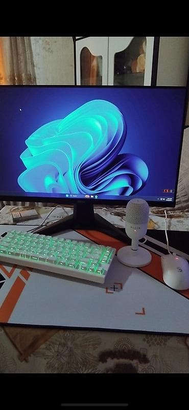 mikrafon simsiz: Razer Seiren V3 Mini White USB Mikrofon 💎 Cəmi 1 ay istifadə olunub — 2