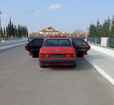 turbo az c class: Mercedes-Benz 190: 2 l | 1993 il Sedan — 6