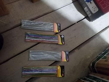 metlax satilir: Slikon şamlar 7 liy qiymet sadece topdam satış 5 man. en azı 5 eded — 5