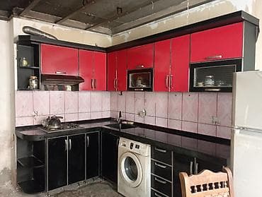 Qırmızı-qara künc mətbəx mebeli komplekti - Üst şkaflar: parlaq — 4