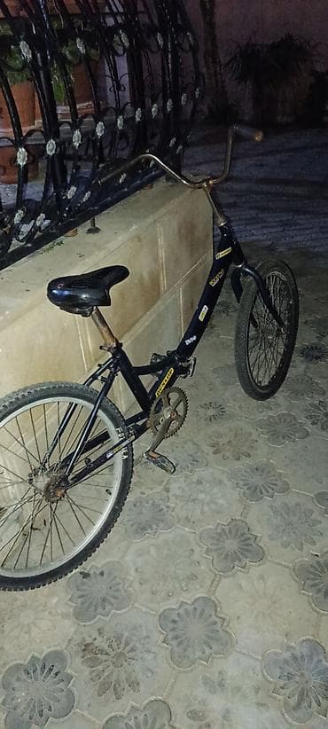 Şəhər gəzintisi üçün klassik BMX tipli velosiped - Çərçivə: polad