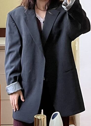 Çimərlik geyimləri: Qara rəngli oversize qadın blezeri - Kəsim: düz, oversize siluet; — 1