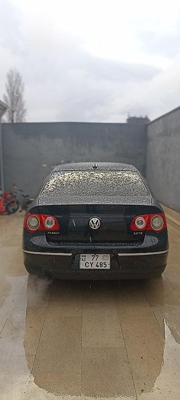 Volkswagen Passat: 2 l | 2005 il Sedan