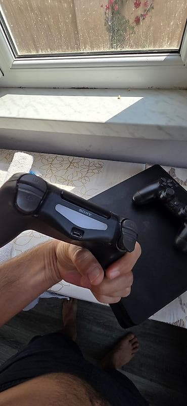 pixel 4: PlayStation 4 (PS4) Slim komplekt - Konsol: PS4 Slim, qara rəng — 3