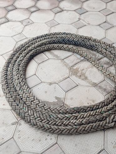 Döşəklər: Möhkəm, qalın kəndir - Diametr: təqribi 15 sm (çox qalın) - Uzunluq — 2