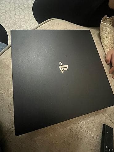 plays: Sony PlayStation 4 Pro oyun konsolu - Rəng: Qara, üçqat korpus — 2