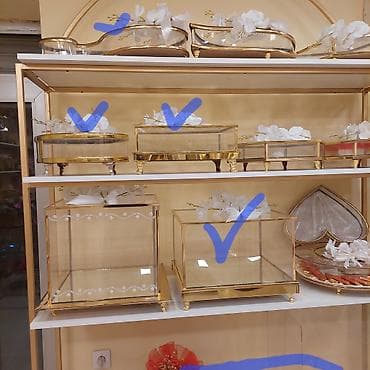 Dəmir vitrinlər satılır.Ölçü 1.20×2.0 metr və 1.60×2.0 metr