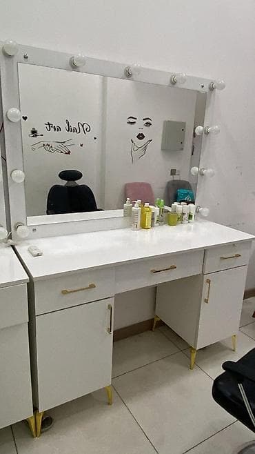 Makiyaj üçün masa