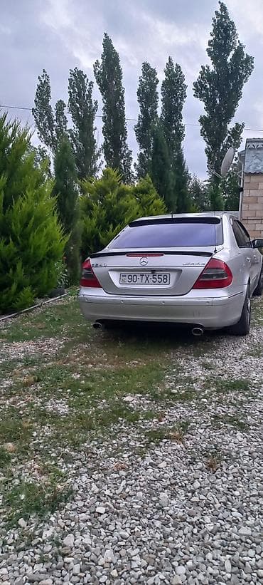 audi a5: Mercedes-Benz E 240: 2.6 l | 2002 il Sedan — 1