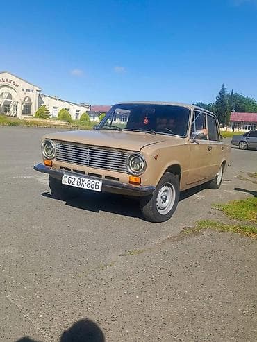 lalafo qaz 53: VAZ 21011 sedan – klassik Sovet avtomobili Xüsusiyyətlər: - Kuzov: 4 — 2
