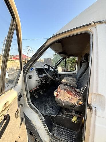 hundai maşın: Yükdaşıma üçün qapalı furqonlu yüngül yük maşını - Kuzov: qapalı — 6