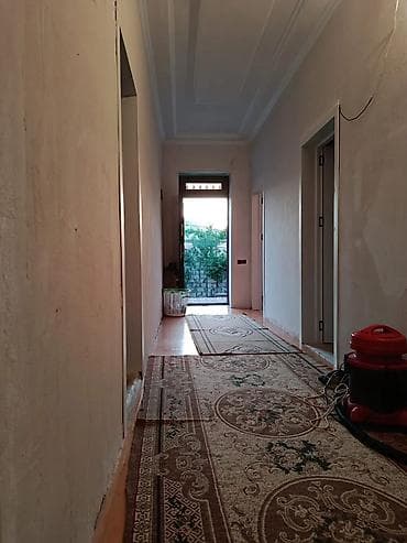 ev: 3 otaqlı, 100 kv. m, Orta təmir — 6