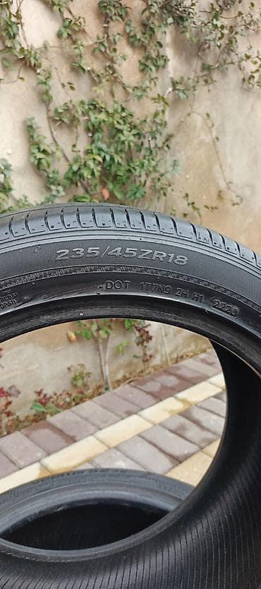 lider diskler: Şin Hankook 235 / 45 / R 18 — 1