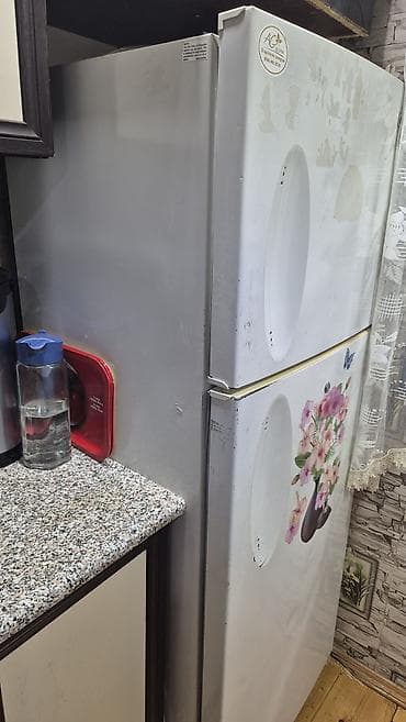 samsung a50 ekran: İşlənmiş 2 qapılı LG Soyuducu Satılır, rəng - Ağ — 1