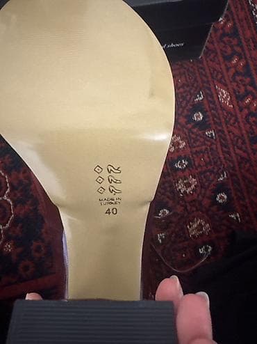 Кроссовки и спортивная обувь: Размер: 40, Новый — 4