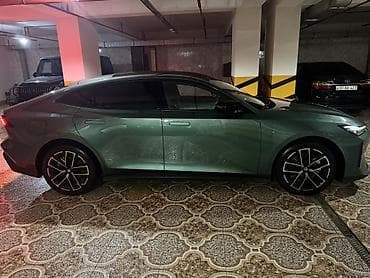 bmw m3 e92: Changan Uni-V: 1.5 l | 2024 il 23000 km Sedan — 4