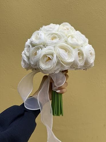 gullerin qiymeti: Ağ ranunkulus (buttercup) gəlin buketi - Klassik dairəvi forma: sıx — 5