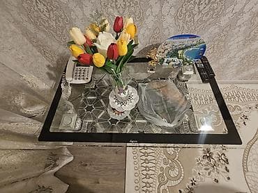 Jurnal masası, Açılmayan, Şüşə, Dördbucaq masa