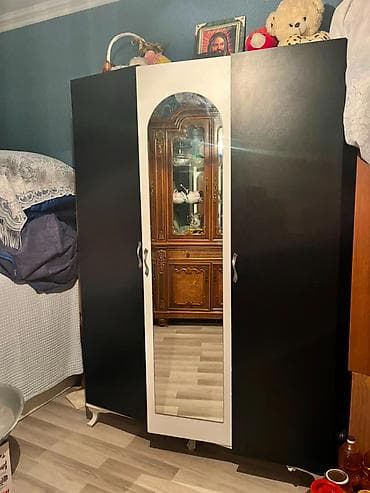 tut: İşlənmiş, 3 qapılı, Güzgülü, Qara, Taxta, Açılan, Düz dolab — 2