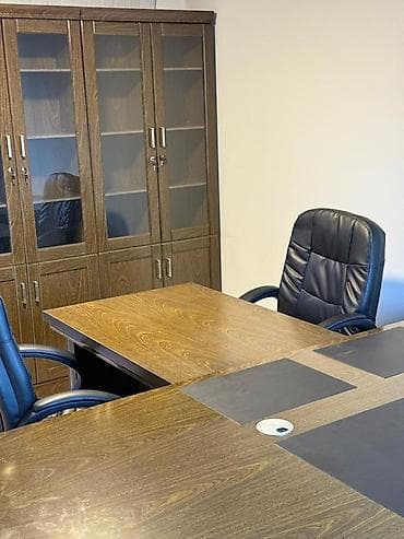 Yeni ofis mebel dəsti Tərkibi: - L‑şəkilli iş masası: taxta