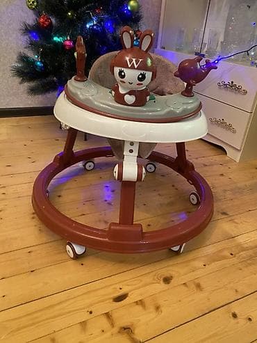 Uşaq gəzdirəcəyi / yürüteç
Mamej ikinci əldir. Endrm olar