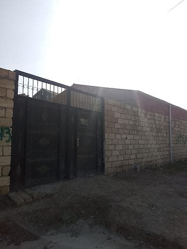studio ev: Satılır: Həyətyanı sahəli yarıtikili fərdi ev - Torpaq sahəsi daş — 1