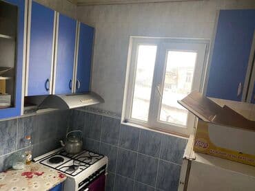 qaracuxurda ev: Həyətə giriş eynidir, ev ilə bağlı hər şey ayrıdır. Keşlə qəsəbəsində — 8