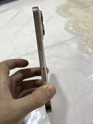 telefon cubuğu: IPhone 16 Pro, 128 GB, Desert Titanium — 3