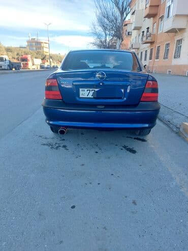 Audi: Opel vectira sedan - Kuzov: 4 qapılı sedan, göy rəng - Salon: parça — 4