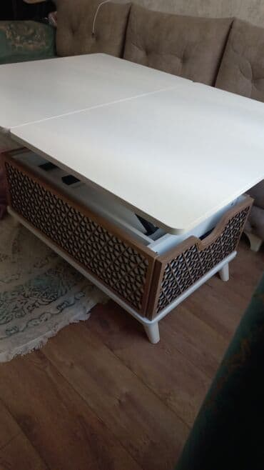 acilan jurnal masasi: Yeni, Güzgüsüz — 7