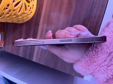 isti su: IPhone 16 Pro, 128 GB, Desert Titanium — 3