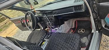 mercedes masin sekilleri: Mercedes-Benz 190 (W201) sedan - Kuzov: 4 qapılı sedan, qara rəng - — 8