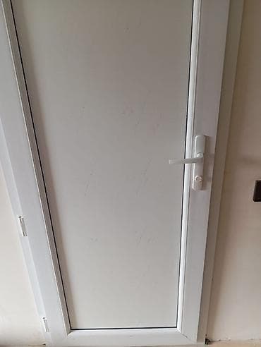 bal: PVC qapı – ağ rəng ( Ünvan Bakı ) - Material: PVC profil, içi panel — 3