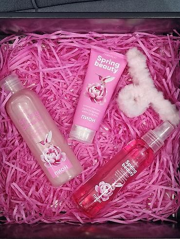 Kosmetika: 3lü və 4lü dəst şəklində satılır. Yazı hiss etdirən qoxulardı hər biri — 2