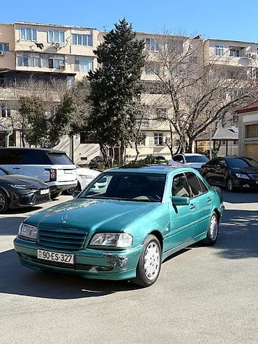 015 fara: Mercedes-Benz C-Class: 2.4 l | 1998 il Sedan — 10