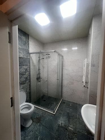 a frame qebele: Xırdalan kristal 1de yerlesir.şexsi menzilimde maklerler narahat — 6