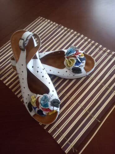 Ölçü: 37, rəng - Ağ, Yeni