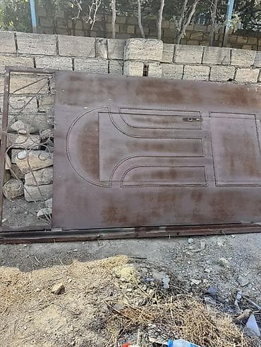 ev gulleri: Metaldan hazırlanmış darvaza dəsti - Material: qalın metaldan (polad) — 2
