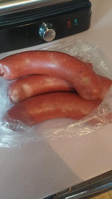 kolbasa uzluyu: 100% təbii və halal Naxçıvan sucuğu. Sucuğun 1kq-ı 21₼. Tərkibi: Halal — 2