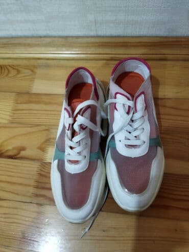 asics onitsuka tiger qadın krossovkaları: Qadın idman ayaqqabıları – hamısı yenidir. 36-37- 39 olculerdir. her — 11