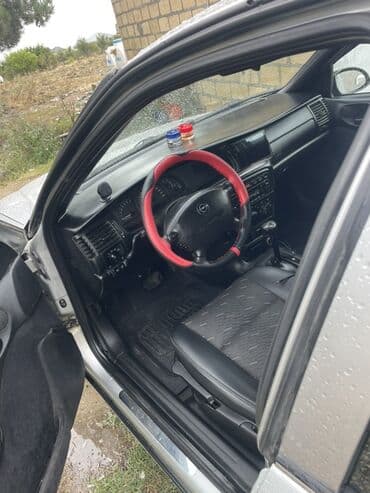 tofaş satış: Opel Vectra: 1.8 l | 1997 il 342000 km Sedan — 4
