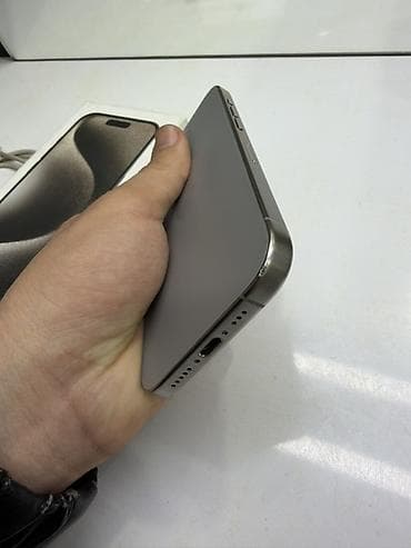 alfa term: IPhone 15 Pro, Natural Titanium, Face ID — 8