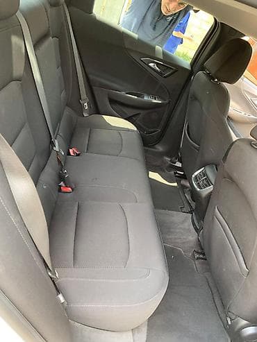 cobalt disk: Chevrolet Malibu sedan – ağ rəng Əsas xüsusiyyətlər: - Kuzov: 4 — 7