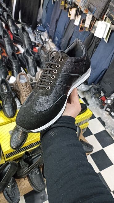 bej rəngli kişi mokasinləri: Ayaqqabı mağazaya yeni gətirilib Firma: "Derinet" razmer: 41 Hər — 4