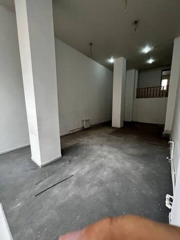 xacmaz obyekt: Əhmədli metrosunun yaxınlığında neapolda yol kənarı 1-ci mərtəbəsində — 7