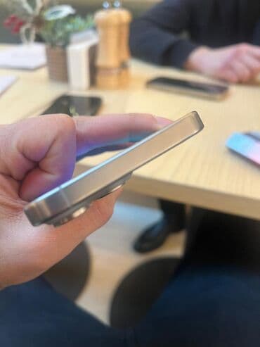 15 pro max 2 ci el: IPhone 15 Pro Max, 256 GB, Space Gray — 4