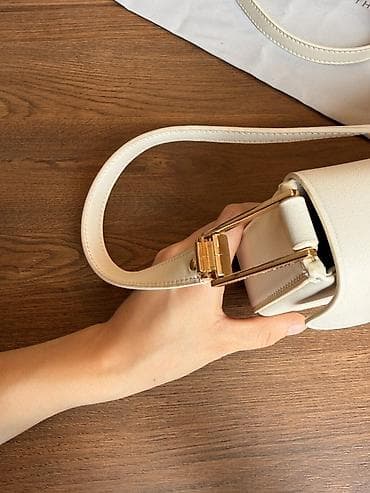 cantalar: Charles & Keith markalı qadın çantası Zərif açıq bej rəngində — 3