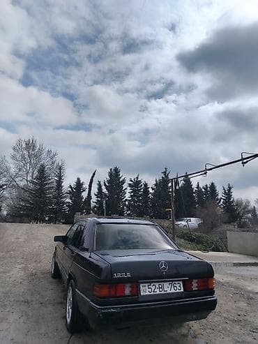 kia maşınlar: Mercedes-Benz 190 (W201): 1.8 l | 1993 il Sedan — 7